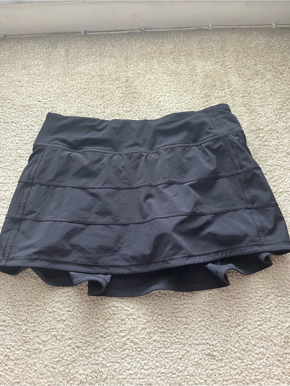 lululemon size 6 Pace Rival black skirt (short)